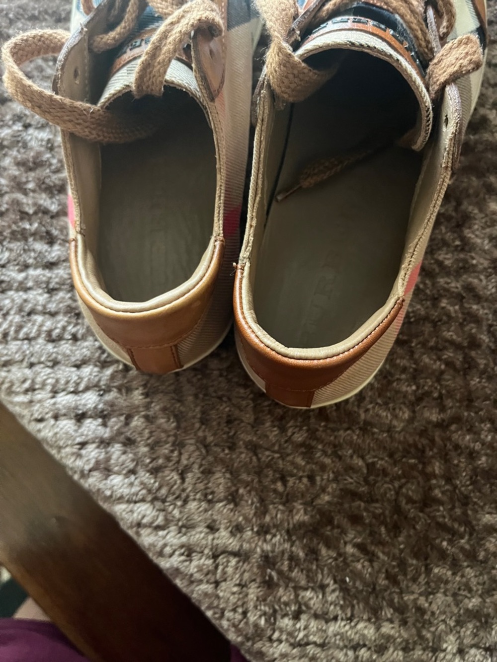 Burberry Tan Brown Plaid Low-Top Sneakers - Picture 13 of 13